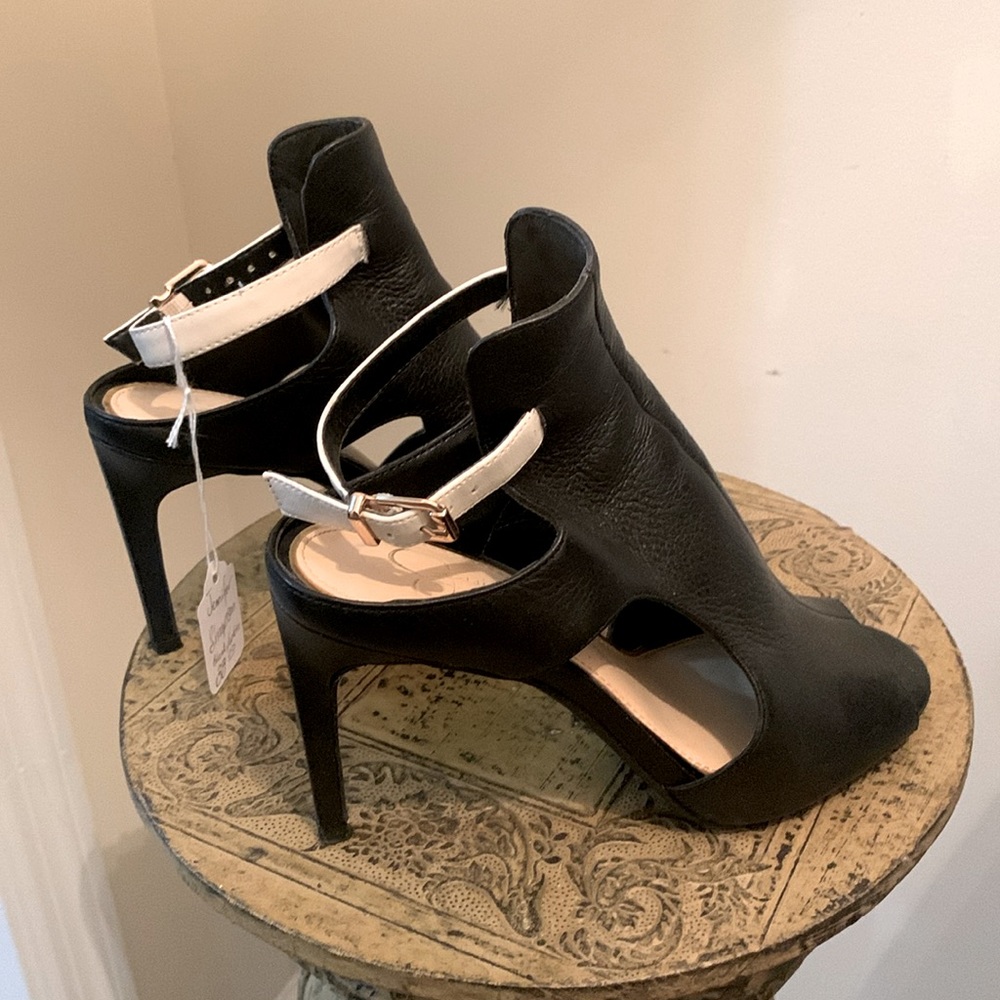 Jessica Simpson Peep toe stiletto high heel leather